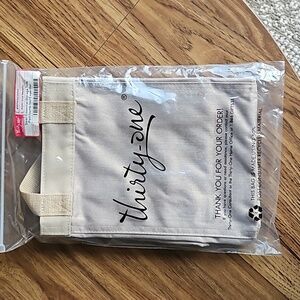 Thirty One Gifts small essential storage tote